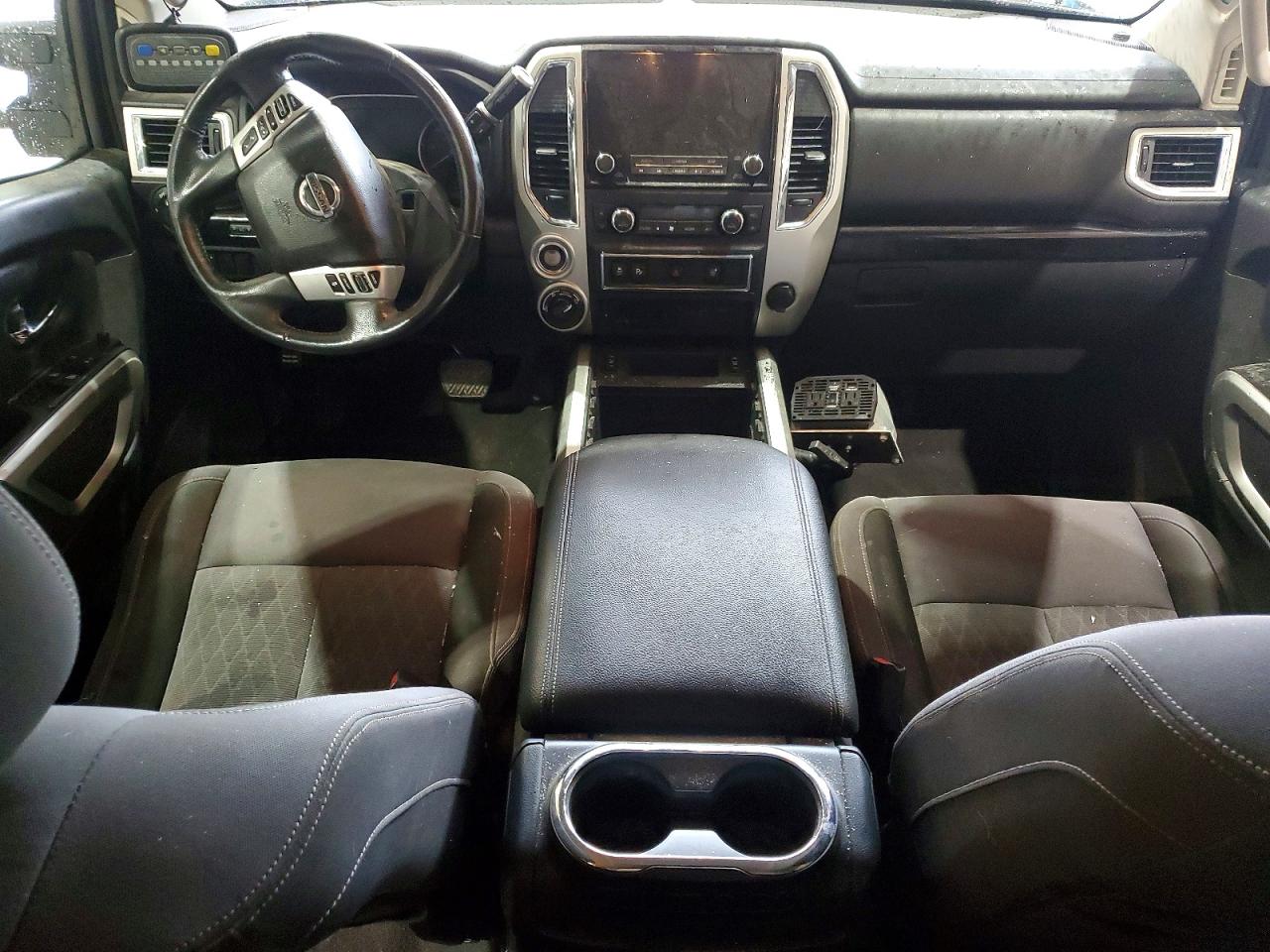 Nissan Titan Sv