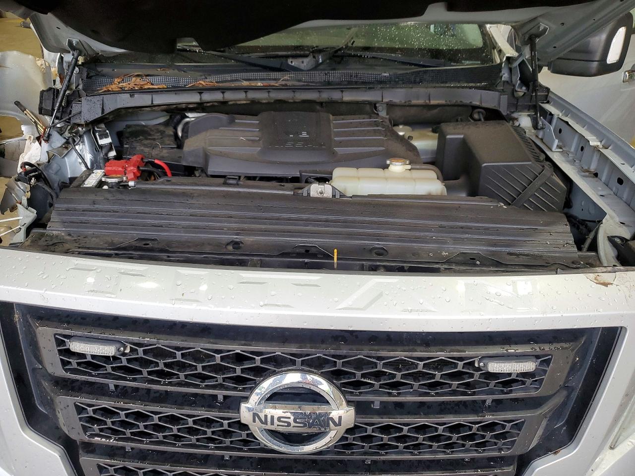 Nissan Titan Sv