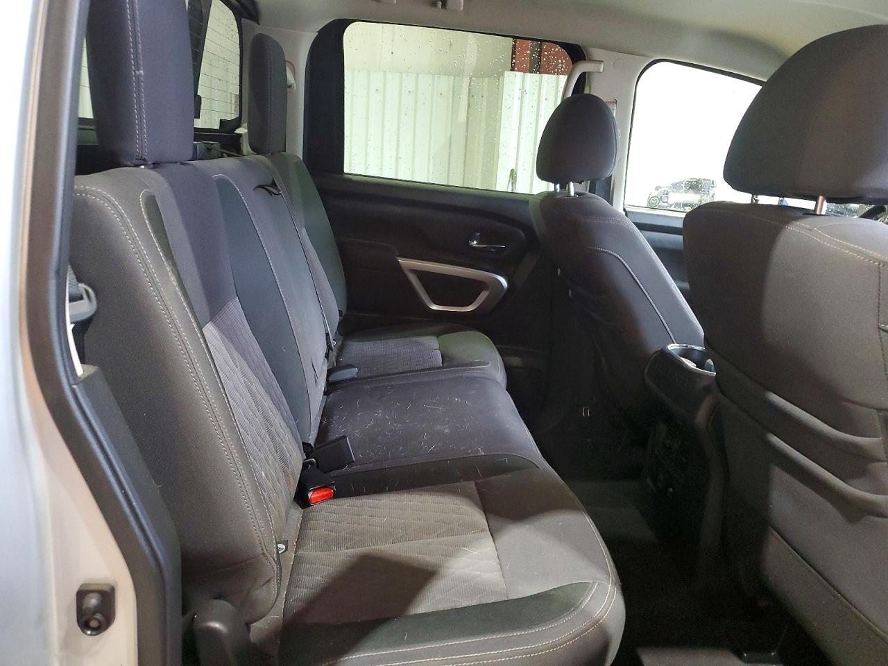 Nissan Titan Sv