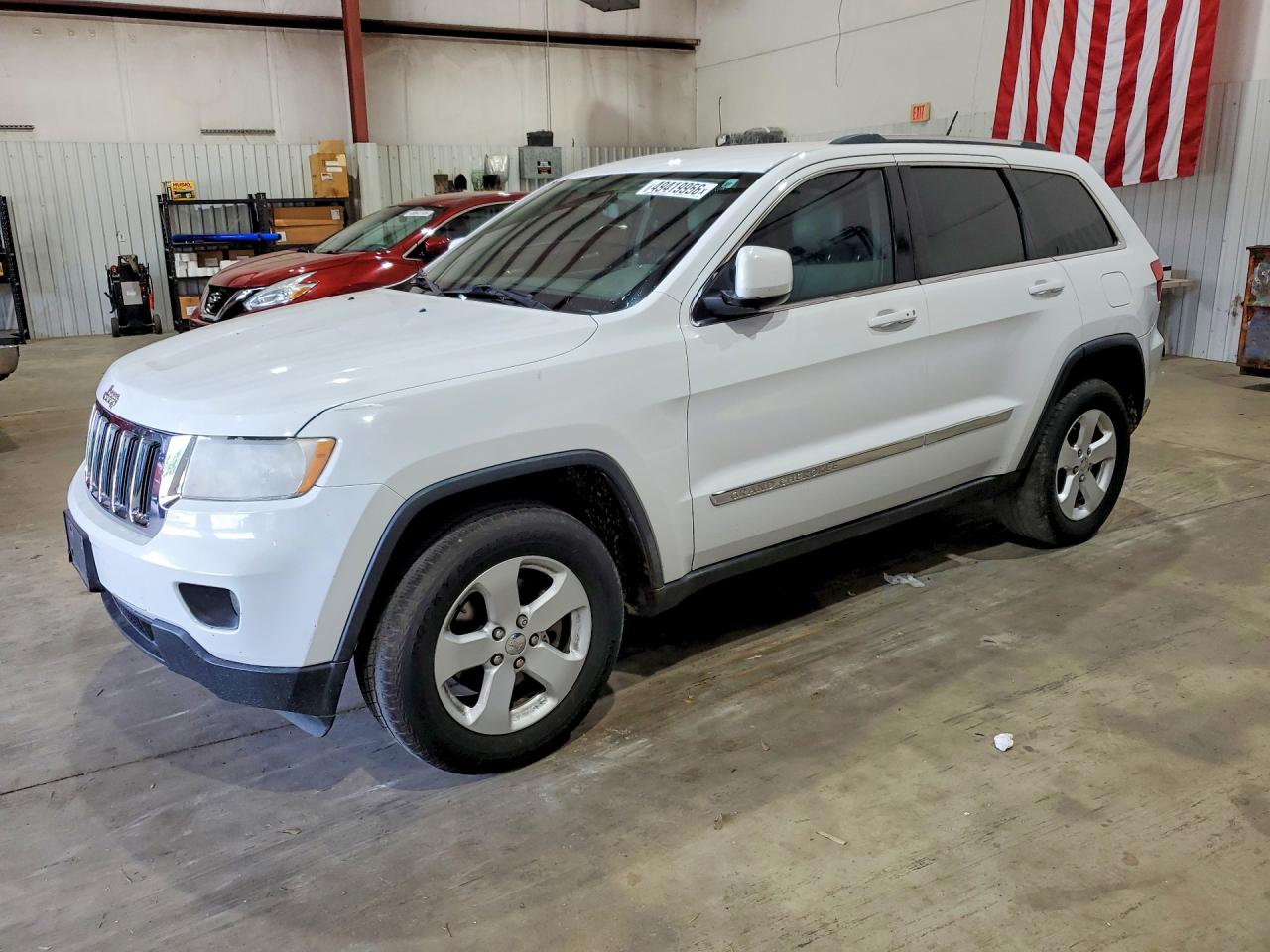 Salvage Jeep Cherokee Image