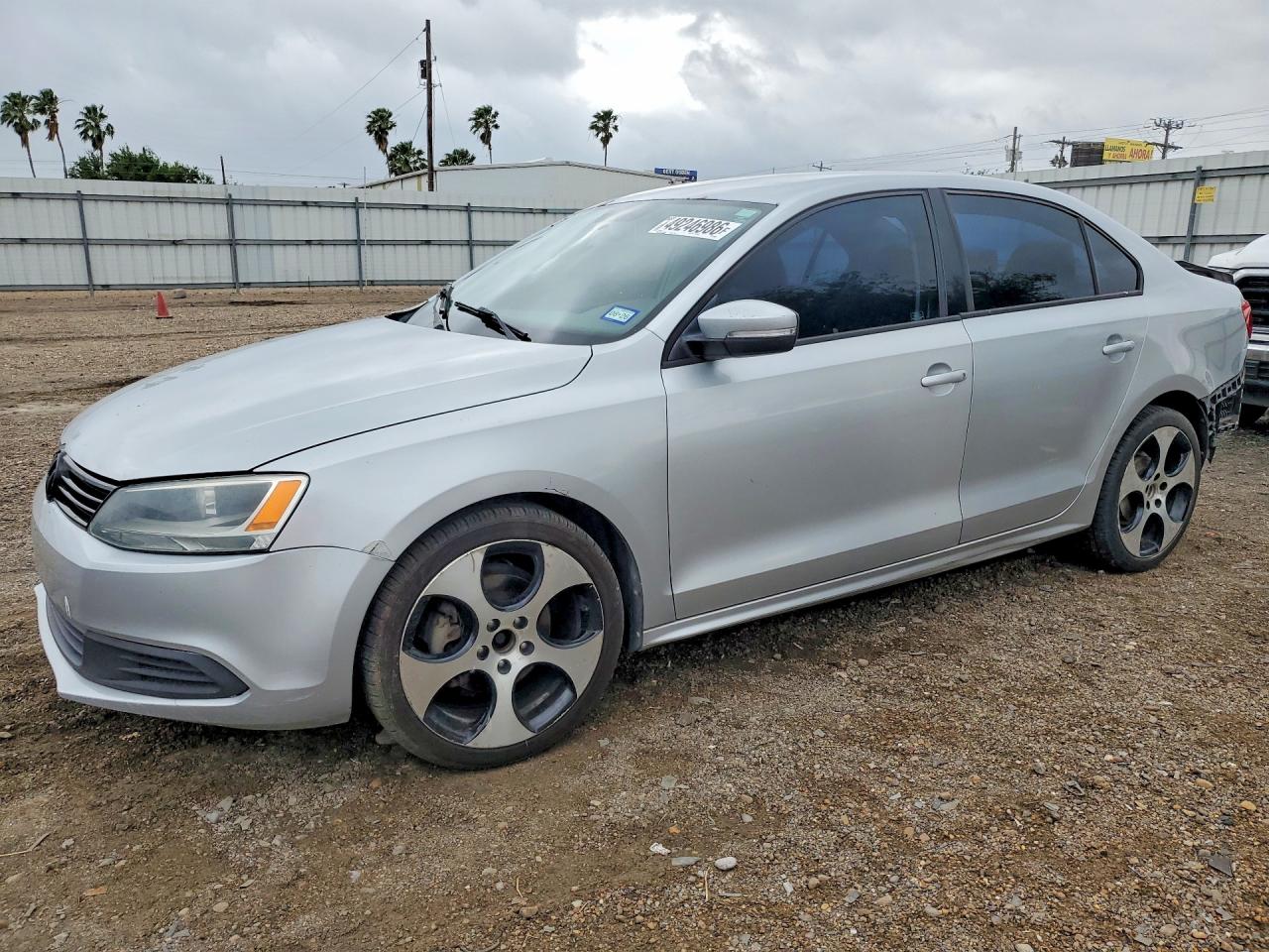 Salvage Volkswagen Jetta Image