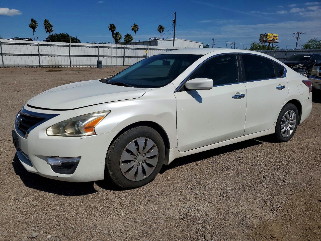 Salvage Nissan Altima Image