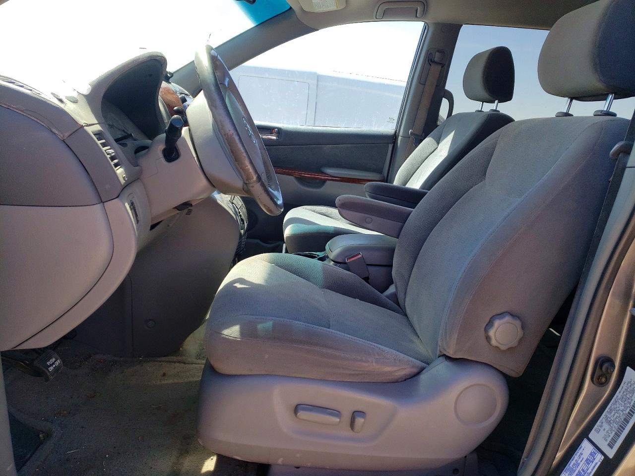 Toyota Sienna Xle 7 Passenger