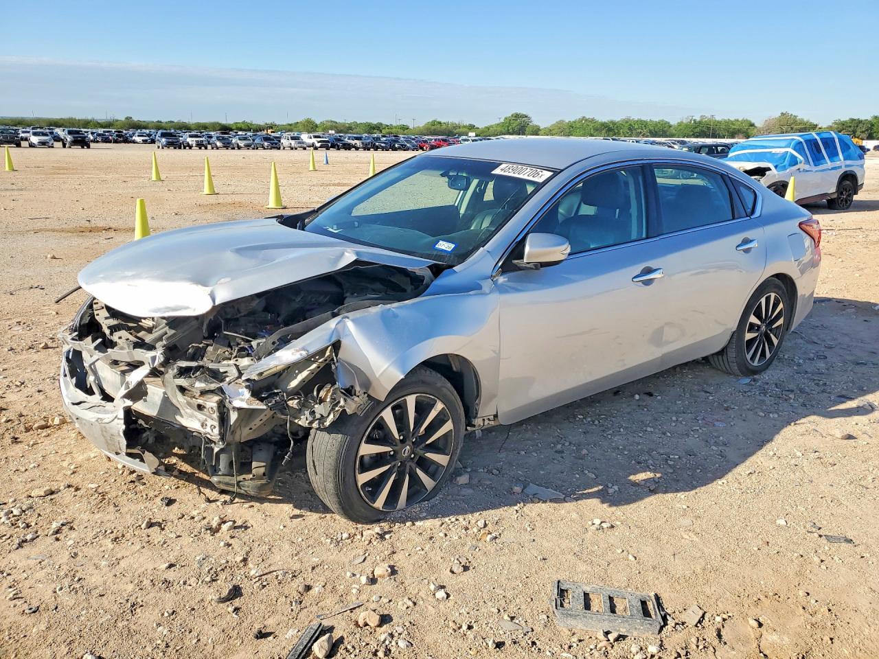 Salvage Nissan Altima Image