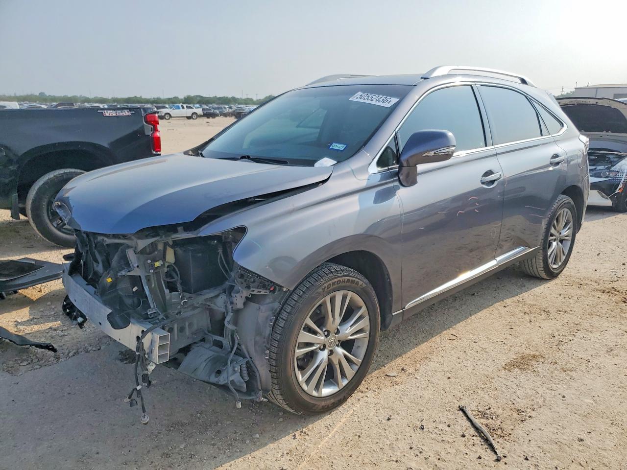 Salvage Lexus RX Image