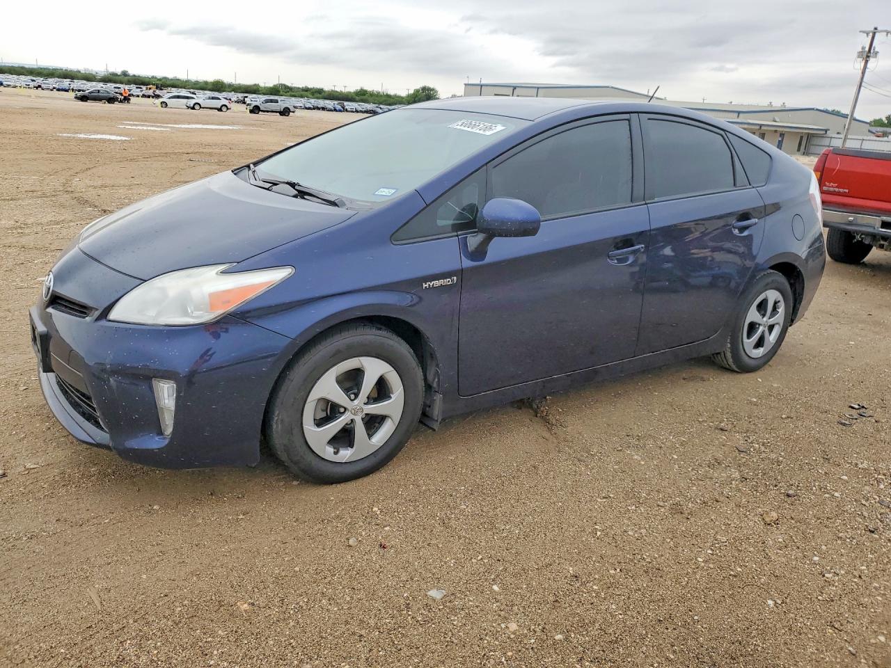 Salvage Toyota Prius Image