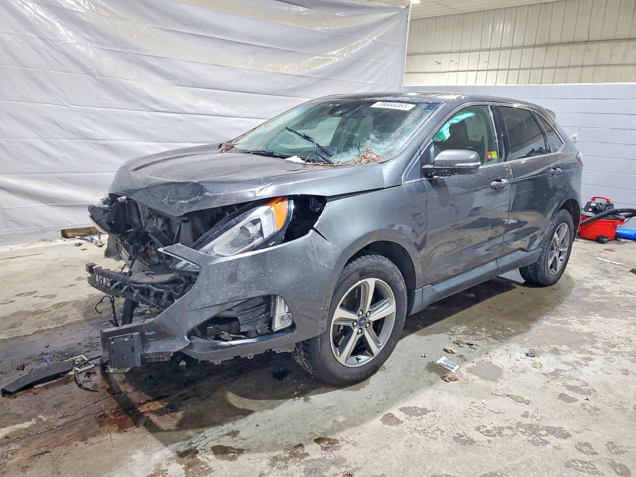 Salvage Ford Edge Image