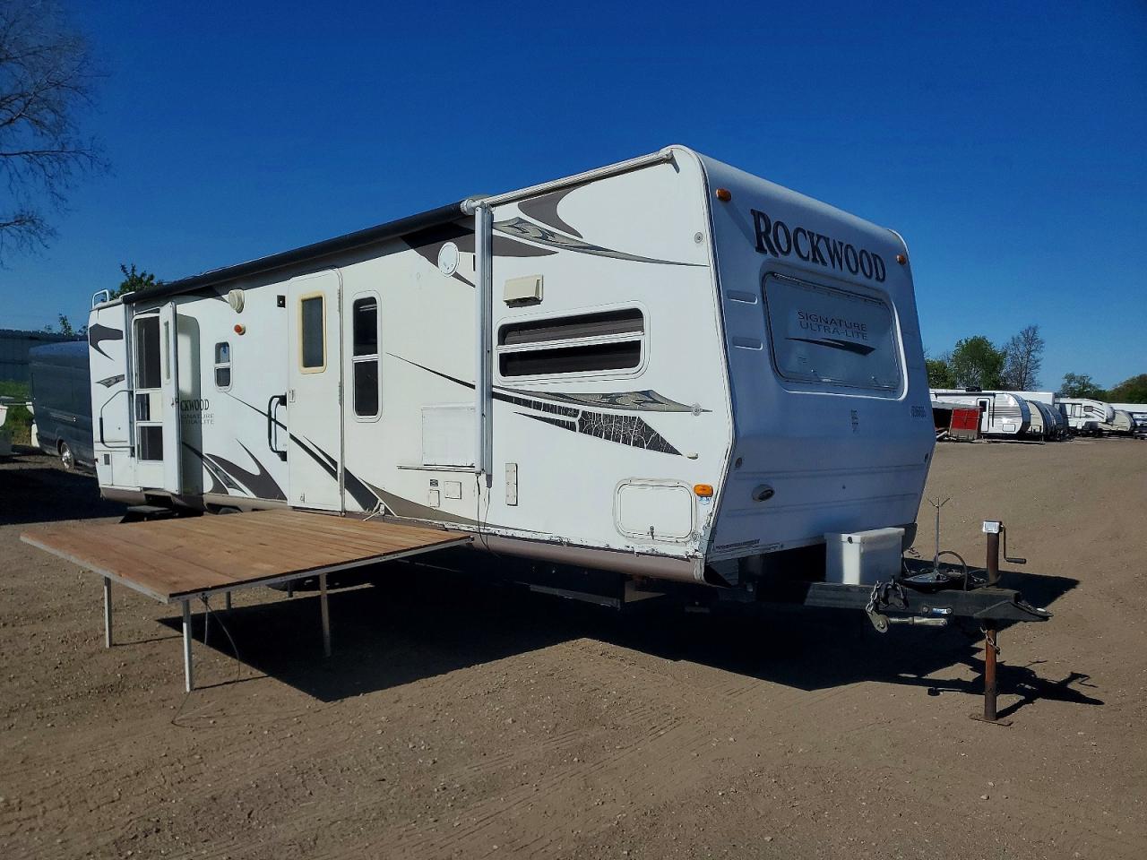 Salvage Forest River Rockwood Lite Weight Trailers Image