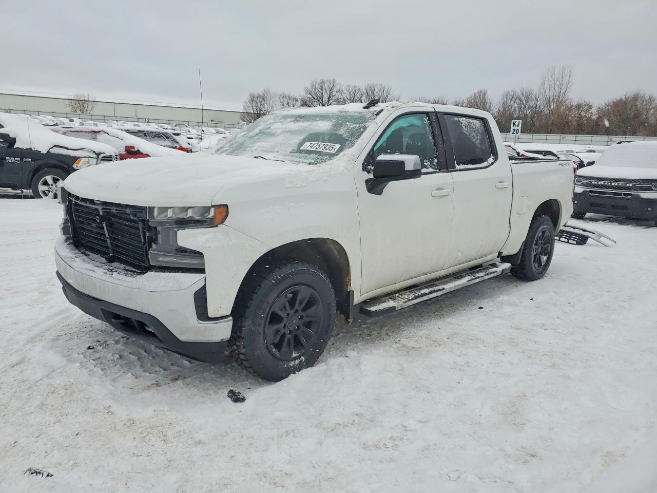 Salvage Chevrolet Silverado Image