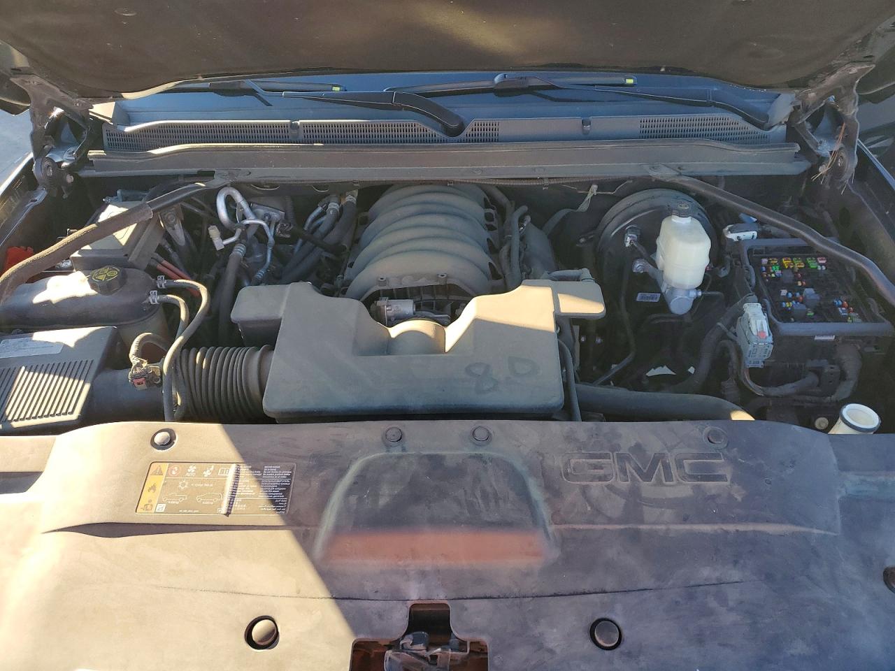GMC Yukon C1500 Slt
