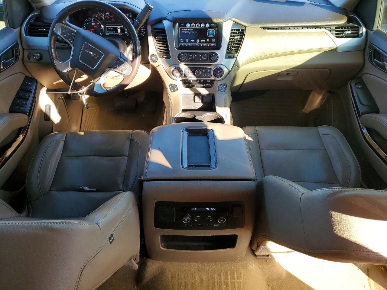 GMC Yukon C1500 Slt