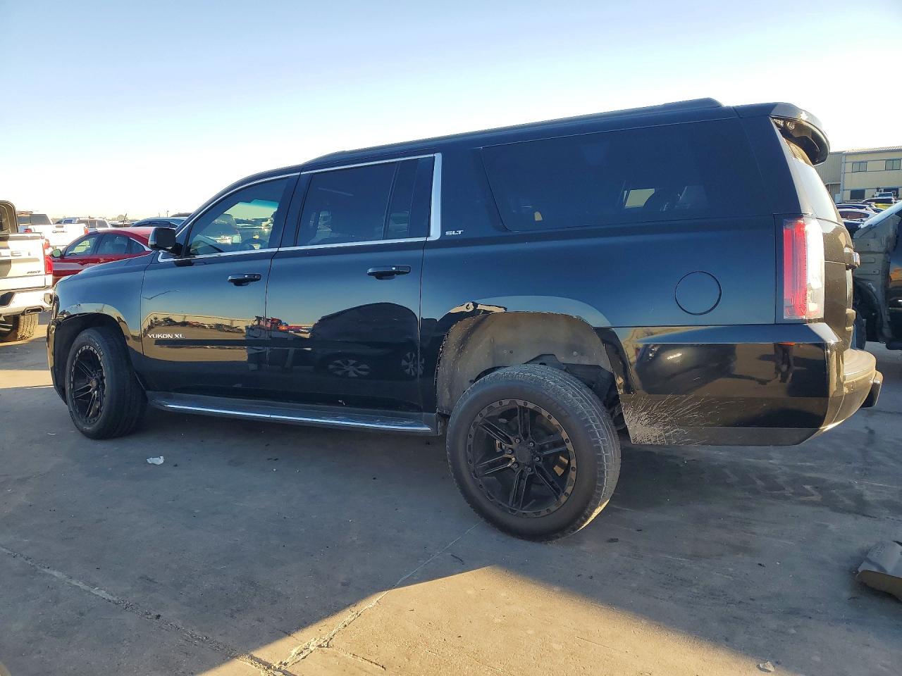 GMC Yukon C1500 Slt
