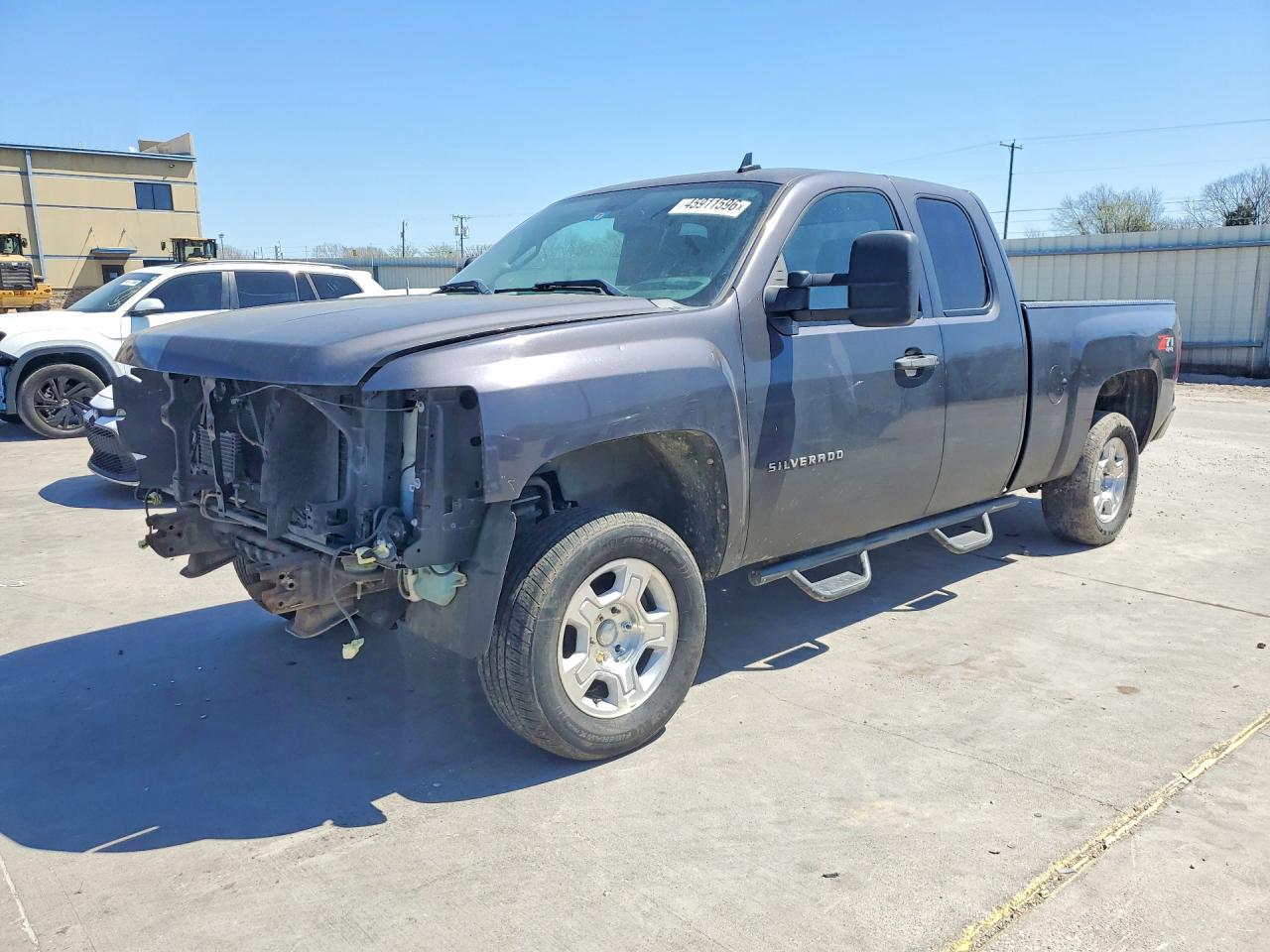 Salvage Chevrolet Silverado Image
