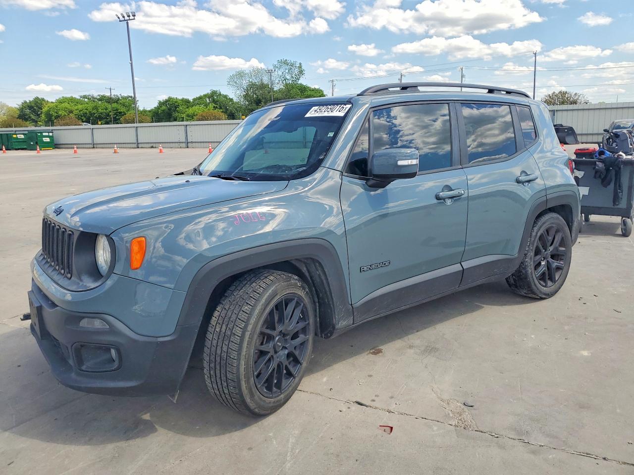 Salvage Jeep Renegade Image