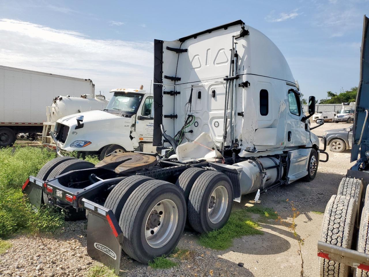 Freightliner Cascadia 126