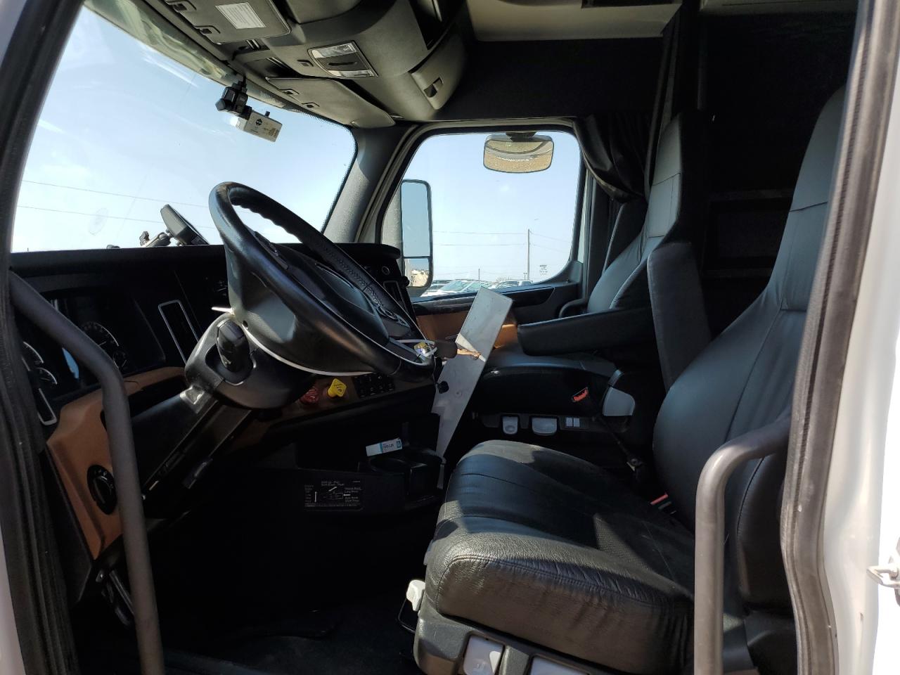 Freightliner Cascadia 126