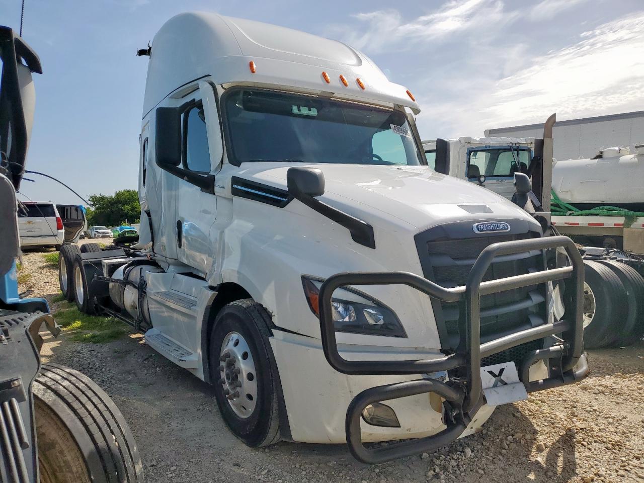 Salvage Freightliner Cascadia 126 Image
