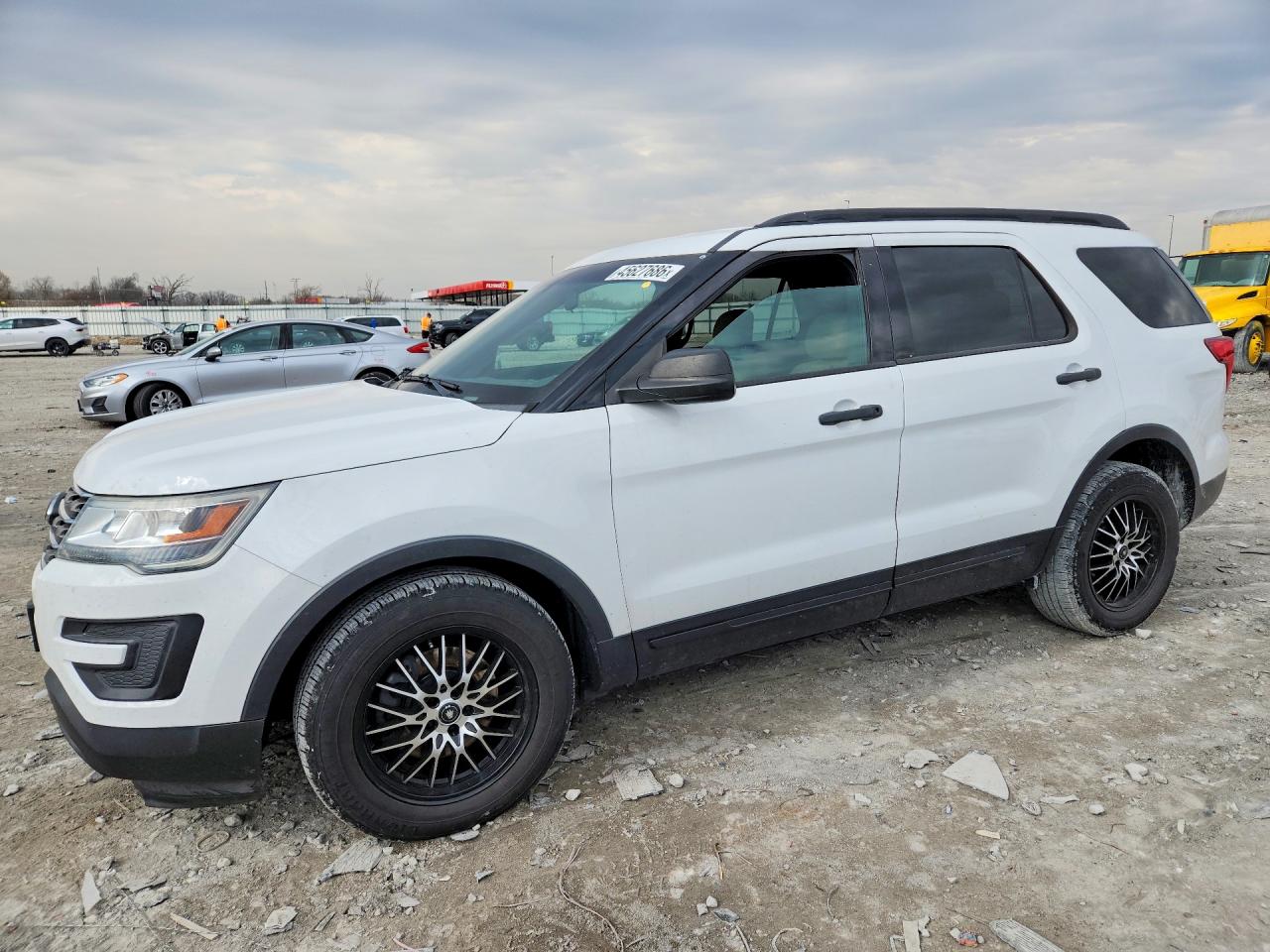 Salvage Ford Explorer Image