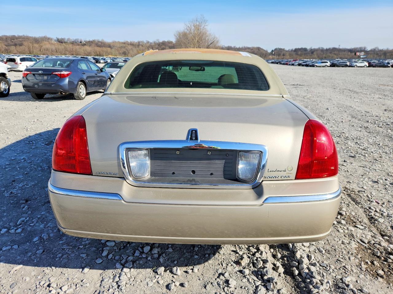Lincoln Towncar Signature Limited