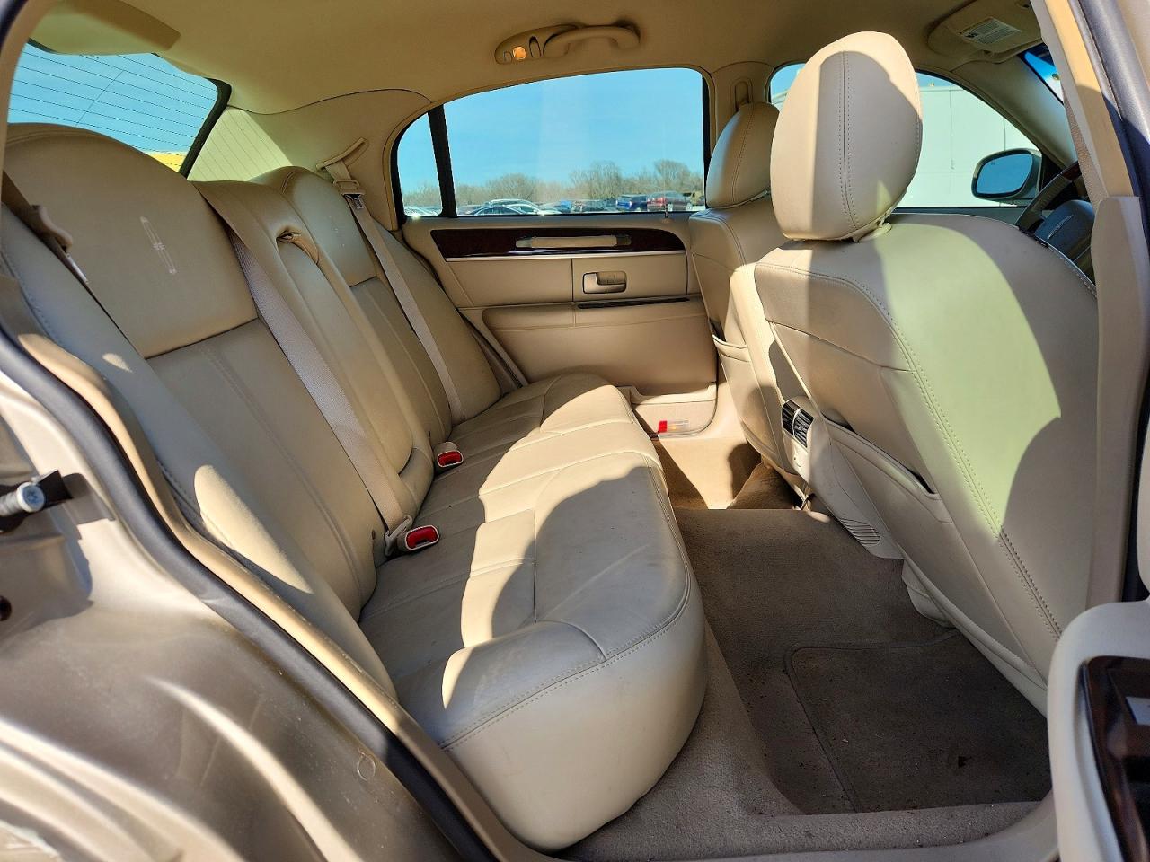 Lincoln Towncar Signature Limited