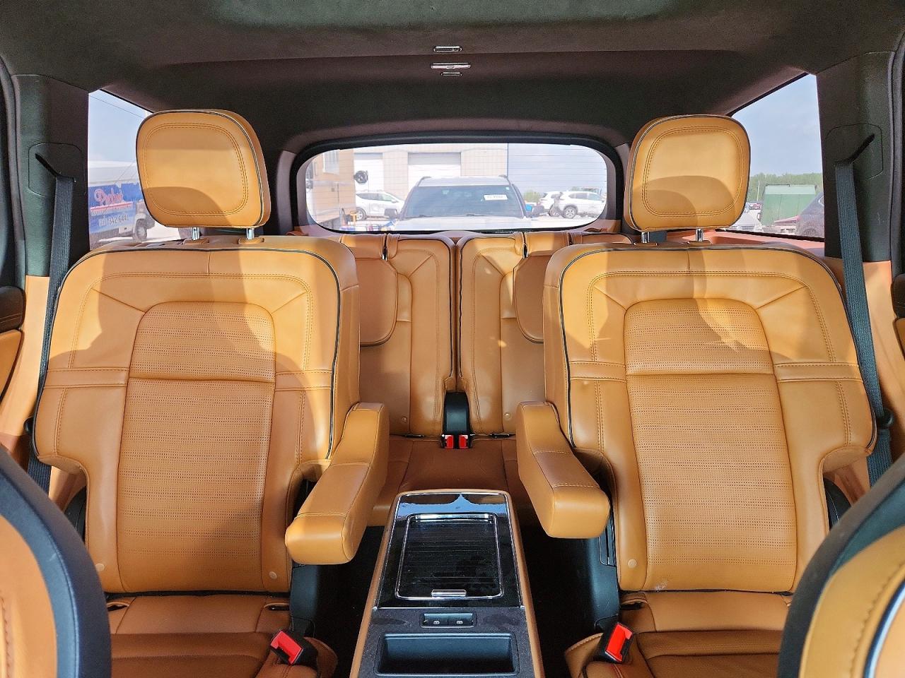 Lincoln Aviator Black Label