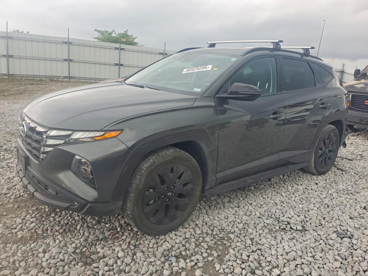 Salvage Hyundai TUCSON Image