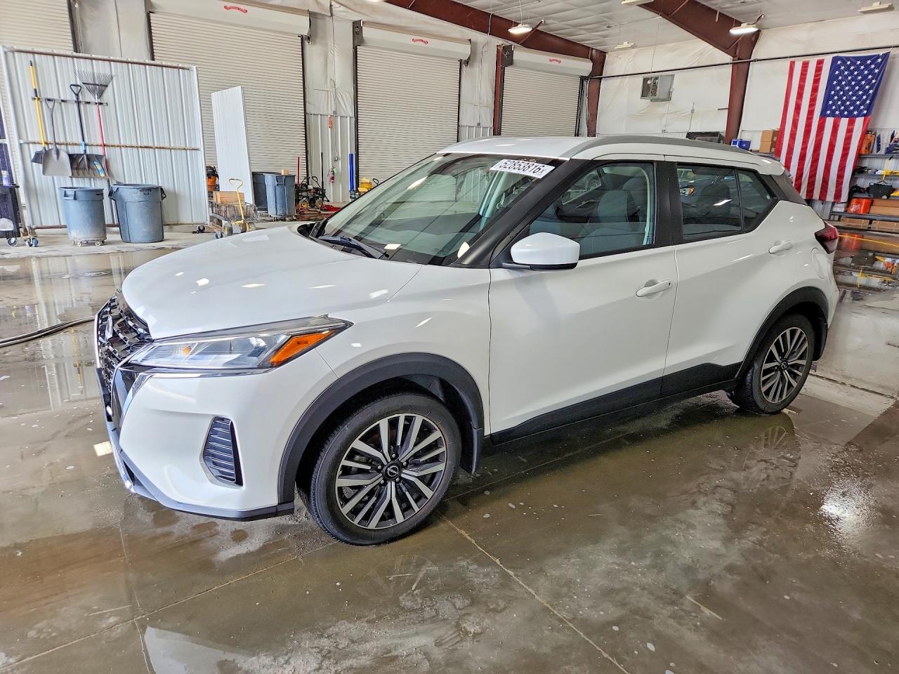 Salvage Nissan Kicks Image