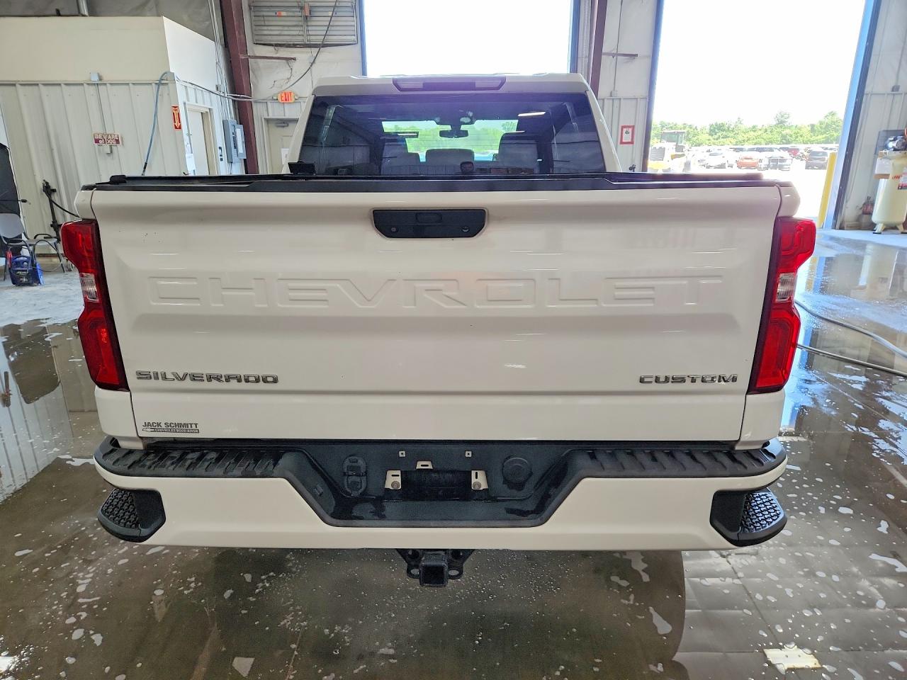 Chevrolet Silverado C1500 Custom