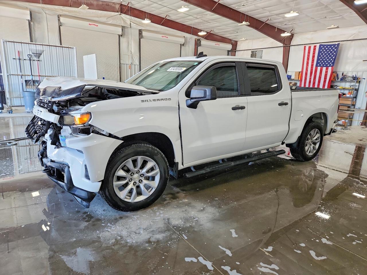 Salvage Chevrolet Silverado Image
