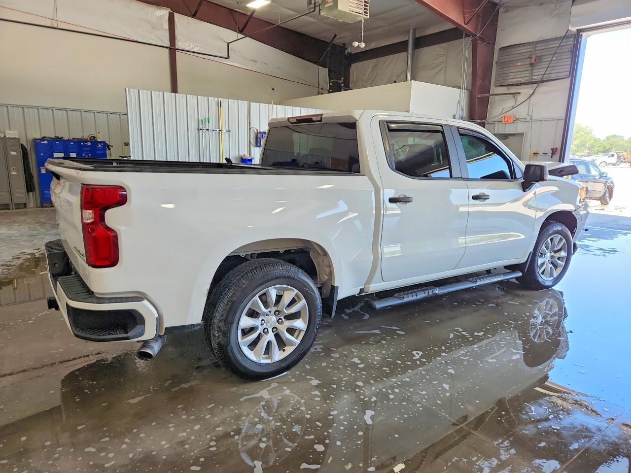 Chevrolet Silverado C1500 Custom