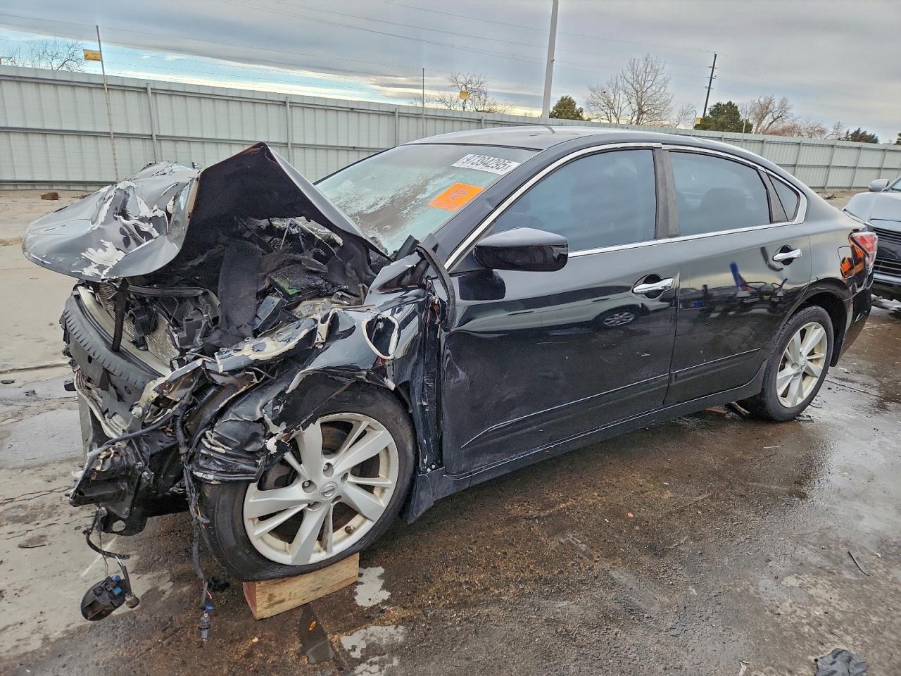 Salvage Nissan Altima Image