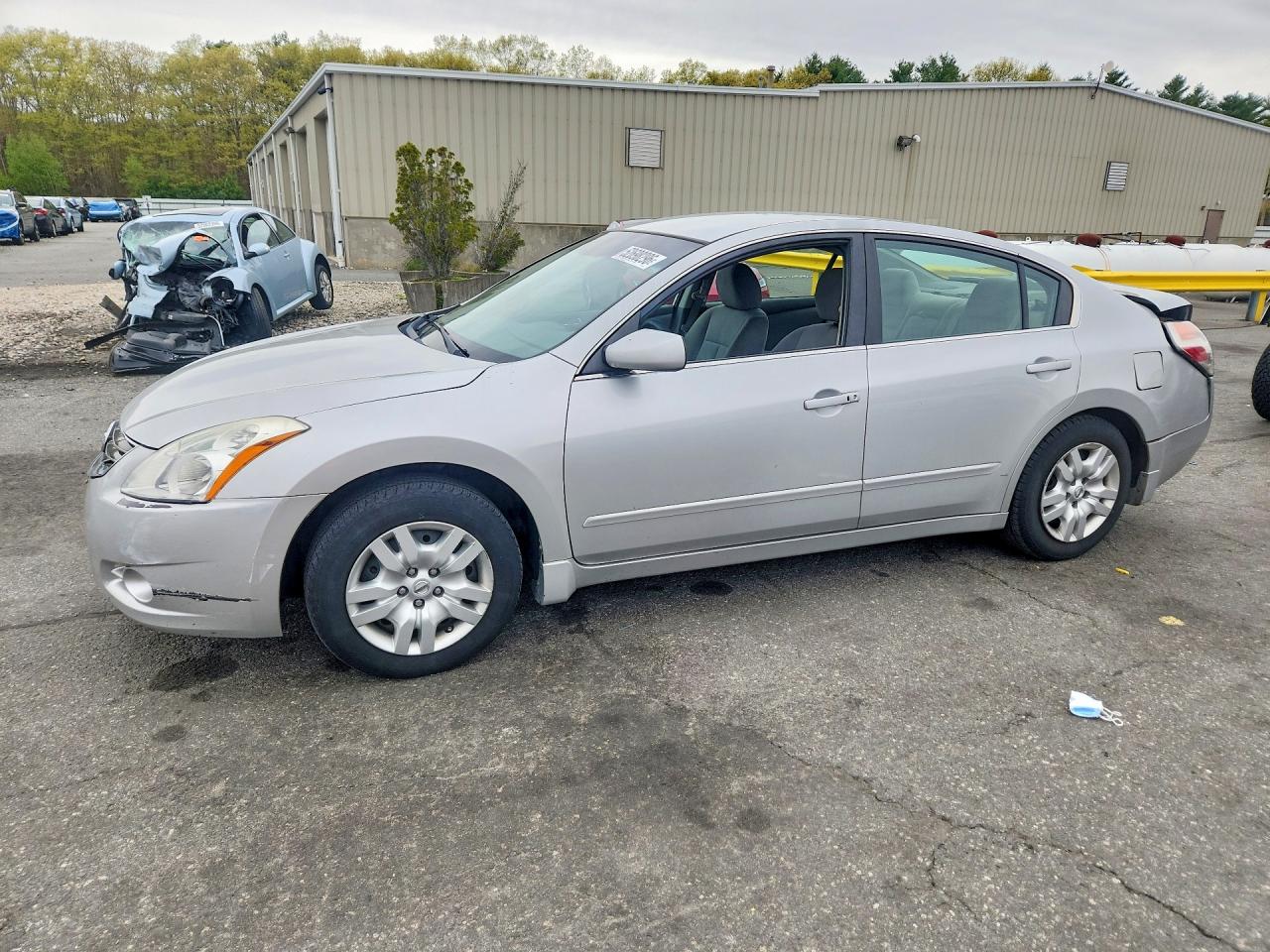 Salvage Nissan Altima Image