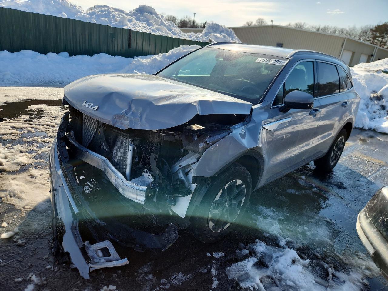Salvage Kia Sorento Image