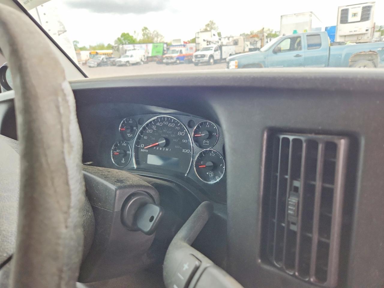 GMC Savana Cutaway G3500