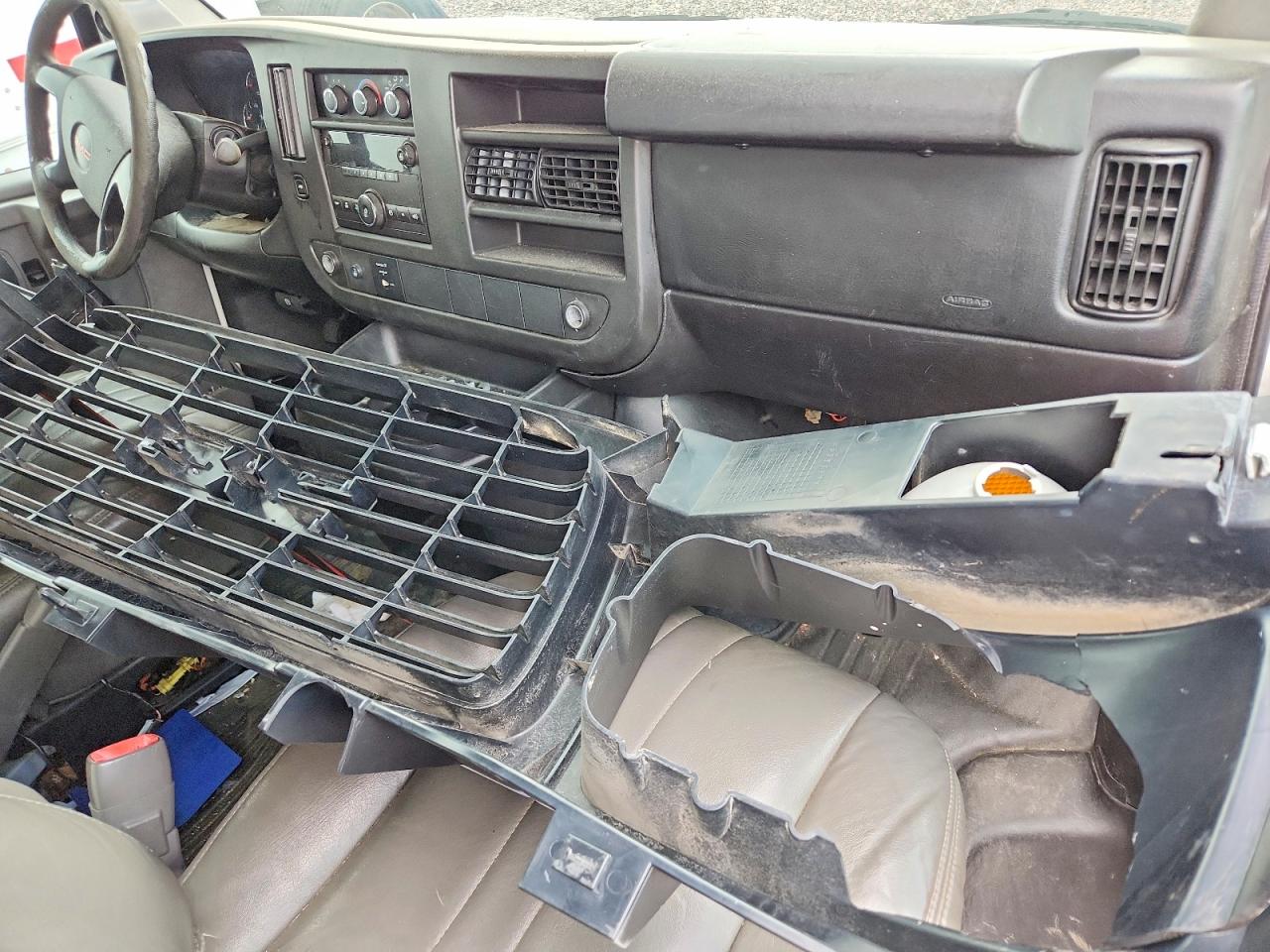 GMC Savana Cutaway G3500