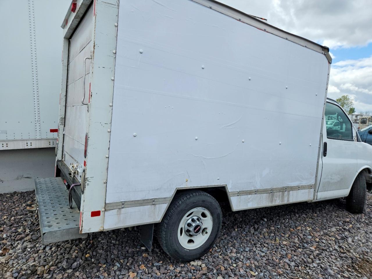 GMC Savana Cutaway G3500