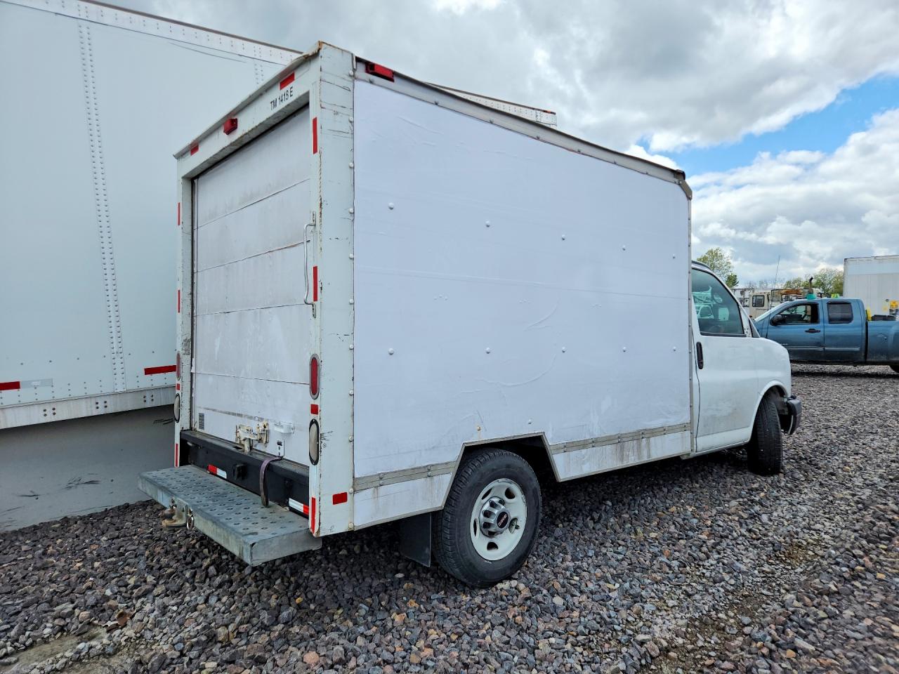 GMC Savana Cutaway G3500