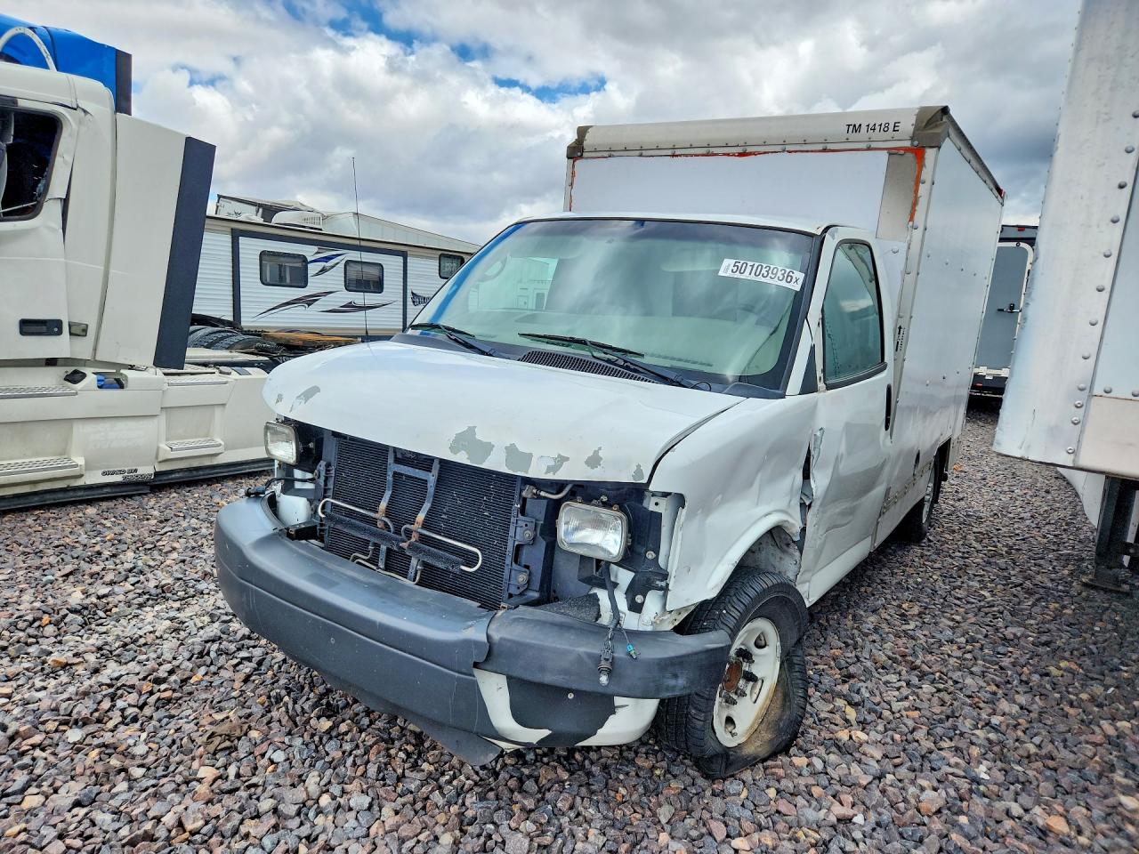Salvage GMC Savana Image