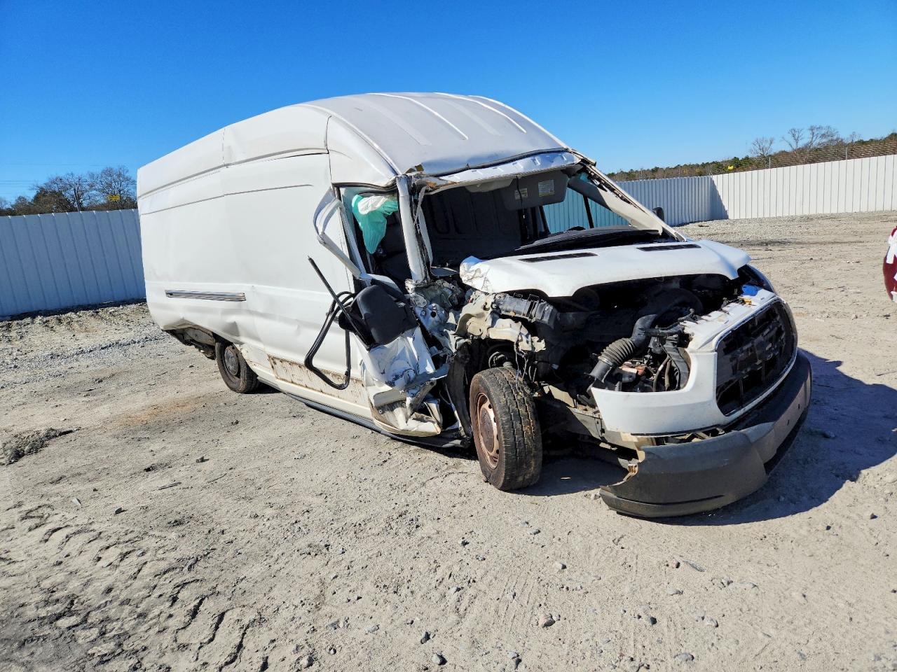 Salvage Ford Transit Image