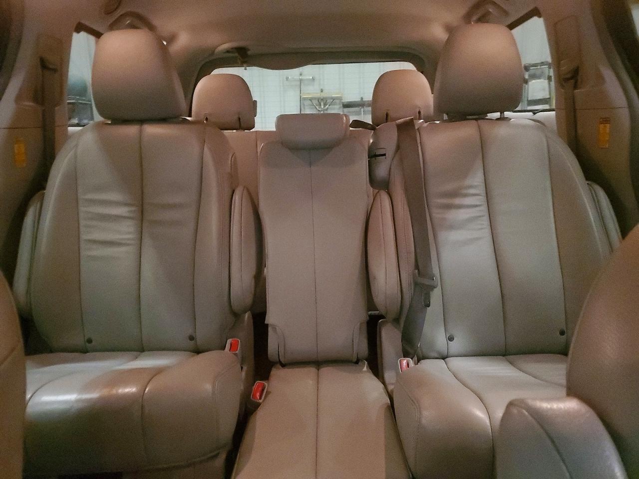 Toyota Sienna Xle 8-passenger