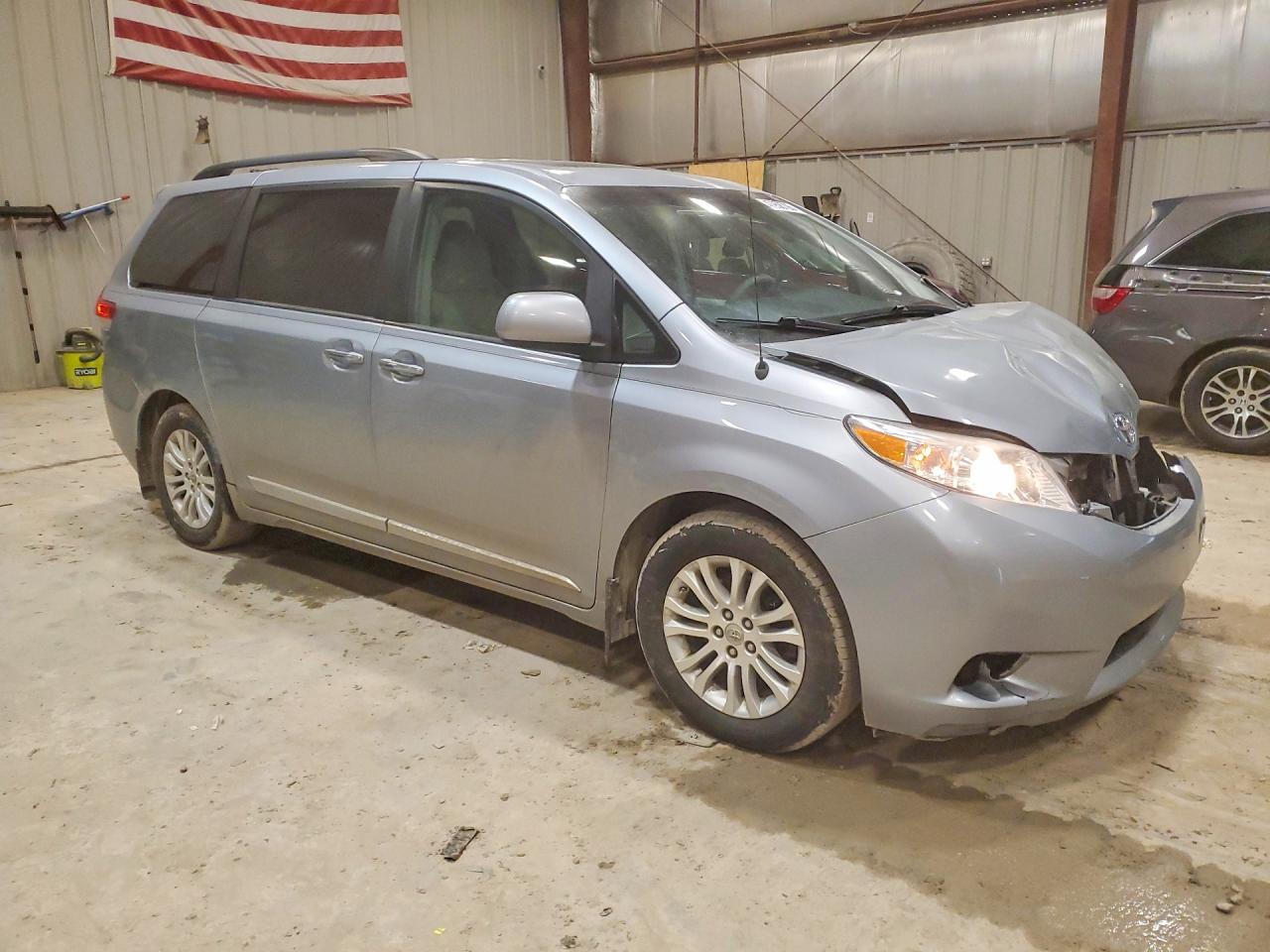 Toyota Sienna Xle 8-passenger