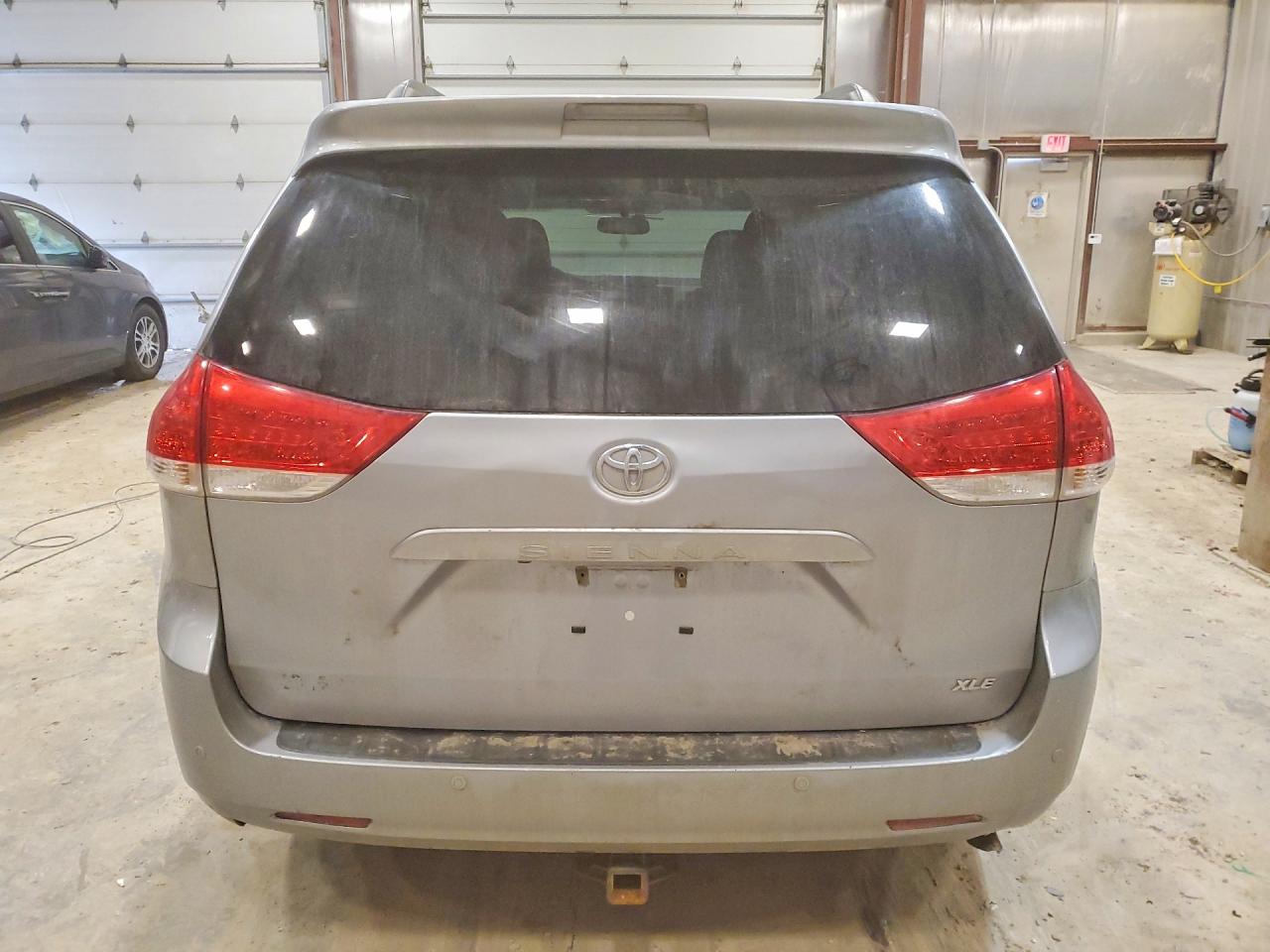 Toyota Sienna Xle 8-passenger