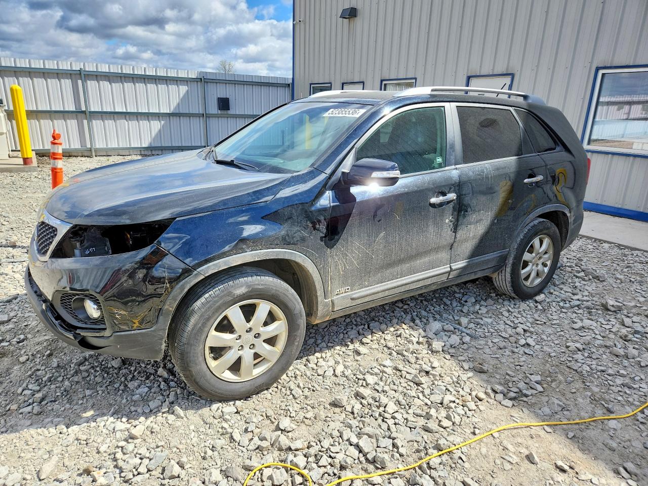 Salvage Kia Sorento Image