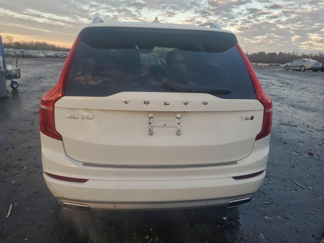 Volvo XC90 T6 Momentum