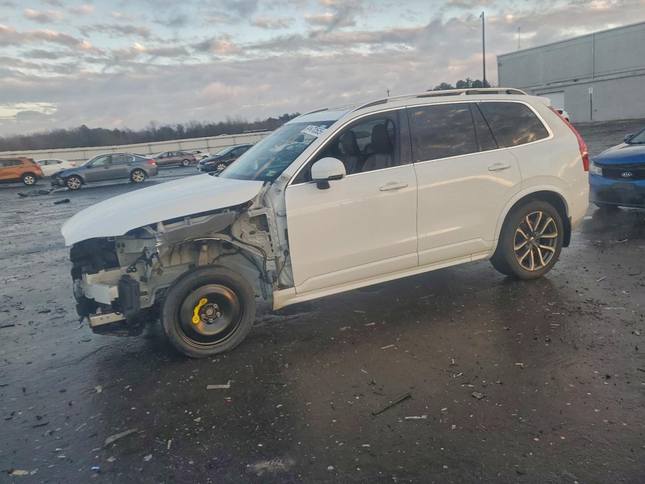 Salvage Volvo XC90 Image