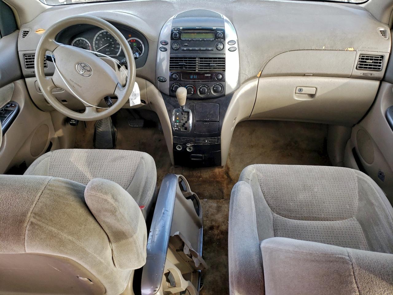 Toyota Sienna Ce