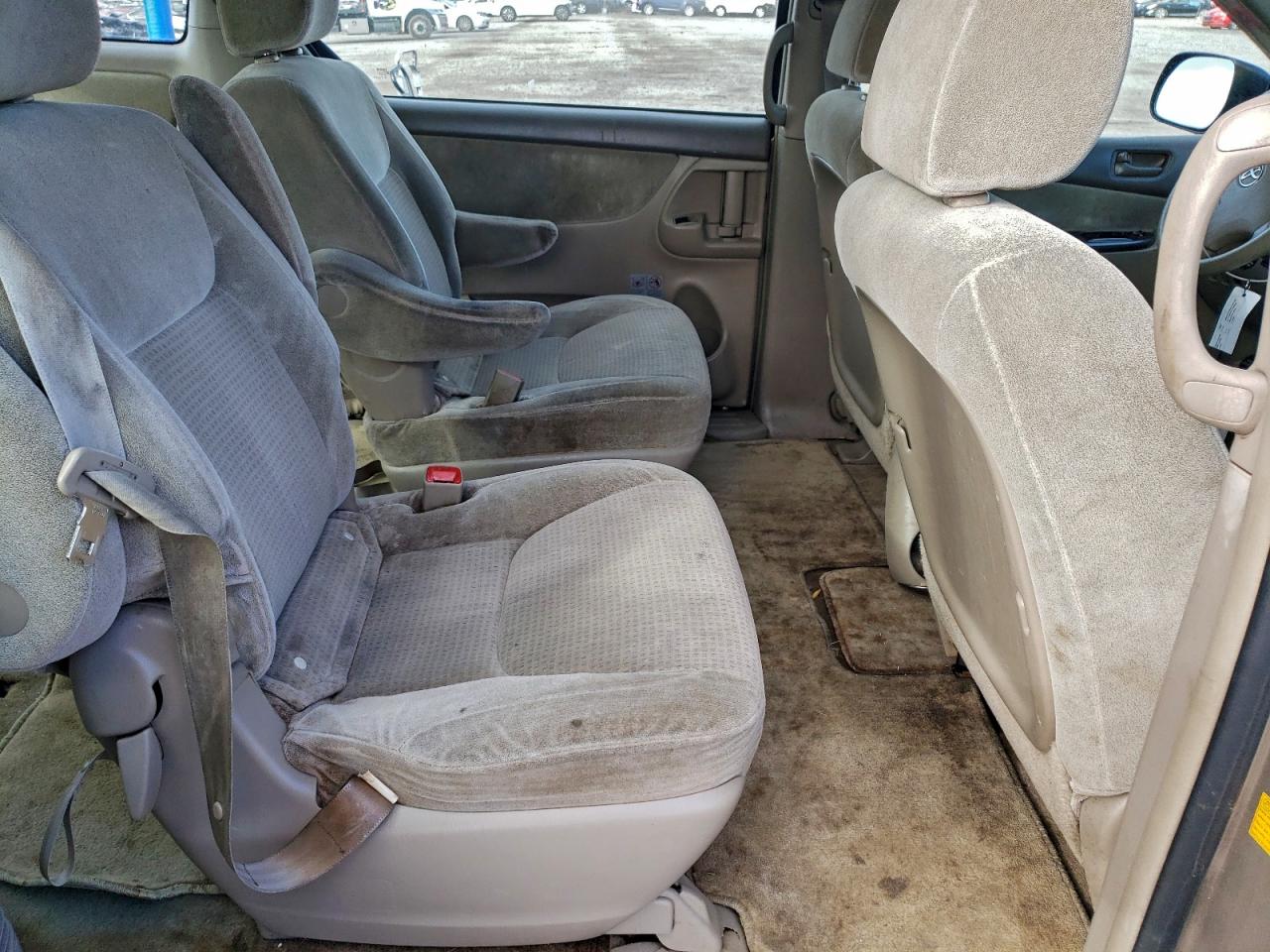Toyota Sienna Ce