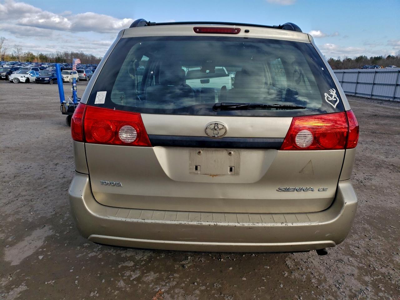 Toyota Sienna Ce