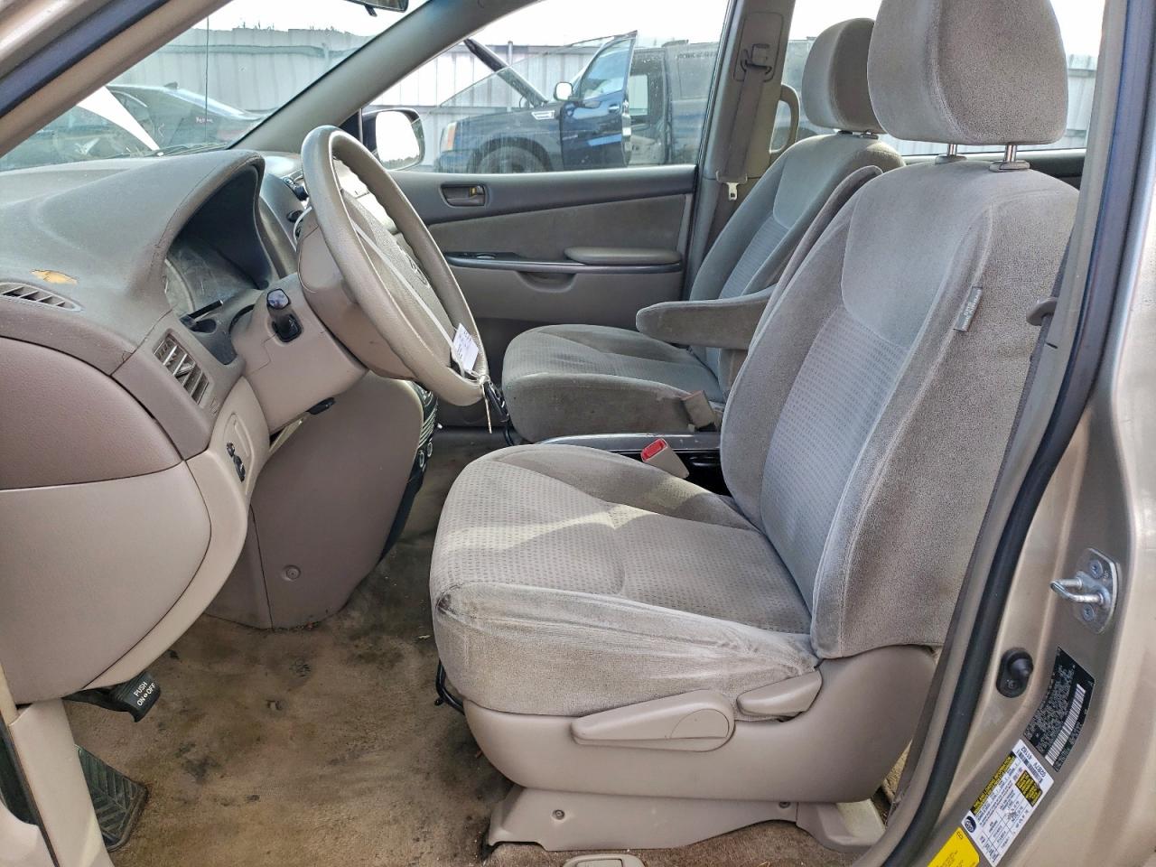 Toyota Sienna Ce