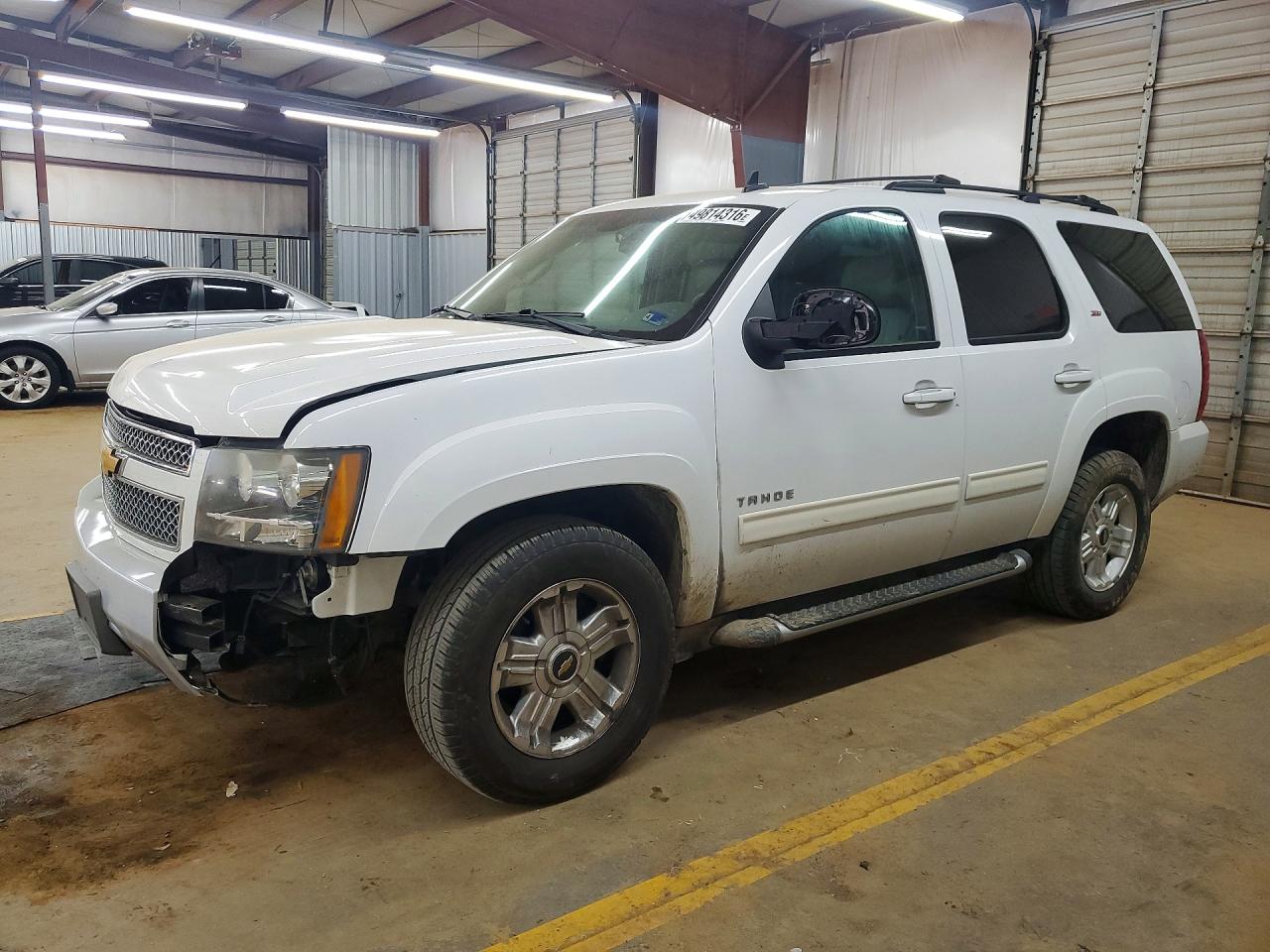 Salvage Chevrolet Tahoe Image